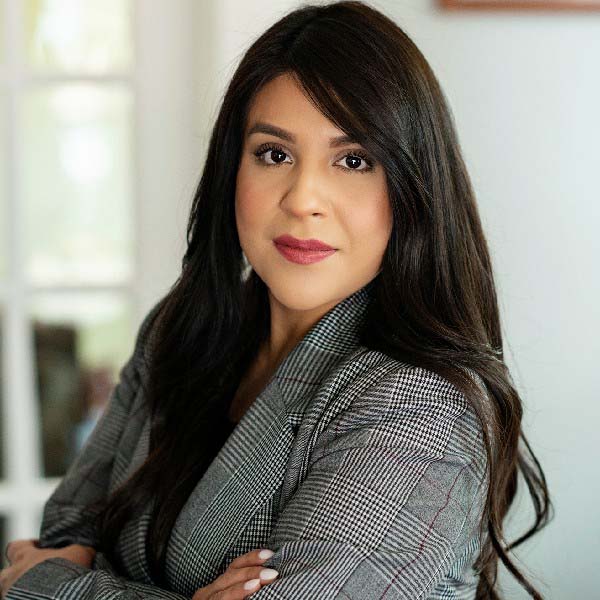 Mayra Figueroa | Aurum Title | Texas Comemrcial Escrow & Title Company